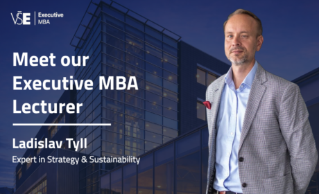 Seznamte se s naším lektorem: Ladislav Tyll. Expert na strategii, který přináší do EMBA výuky mezinárodní perspektivu a leadership v ESG.
